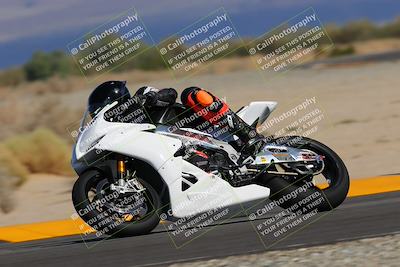 media/Oct-08-2022-SoCal Trackdays (Sat) [[1fc3beec89]]/Turn 16 (125pm)/